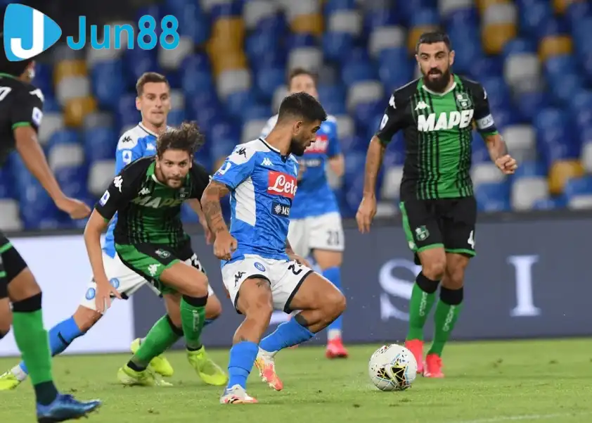 Sassuolo khó cản được sức mạnh của Napoli. (Ảnh: Internet) Sassuolo khó cản được sức mạnh của Napoli. (Ảnh: Internet)